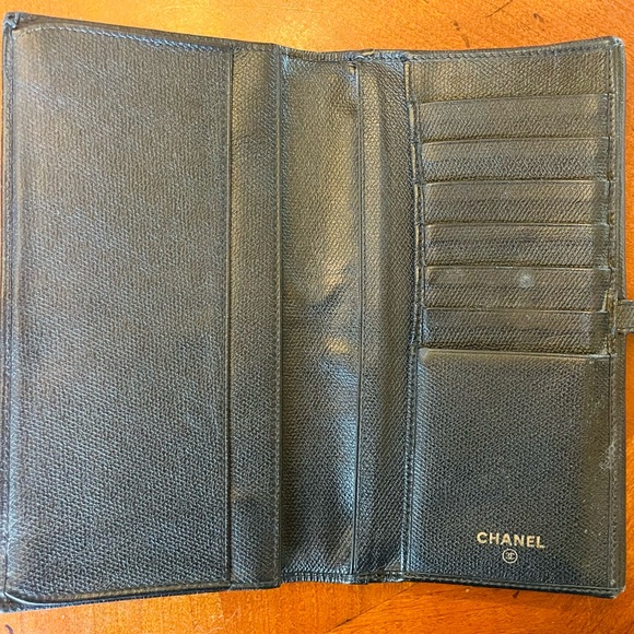 Chanel checkbook wallet - Picture 3 of 6